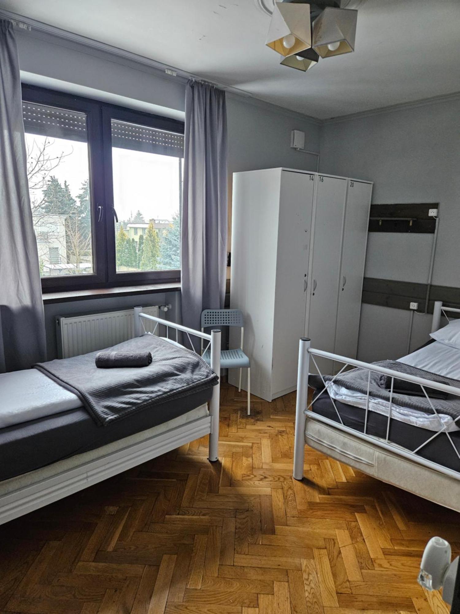 Pokoje Pracownicze Кімнати Для Працівників,Гуртожиток Swarzędz Exteriör bild