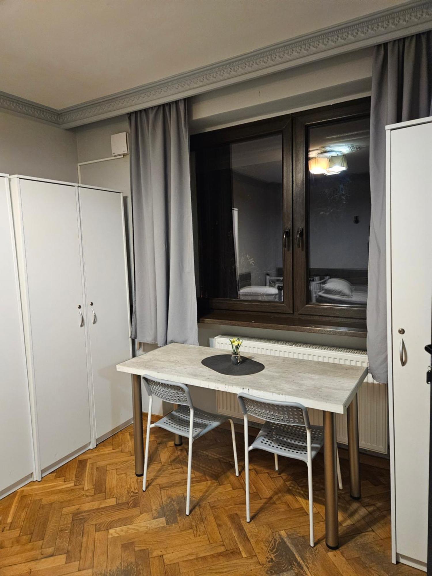 Pokoje Pracownicze Кімнати Для Працівників,Гуртожиток Swarzędz Exteriör bild