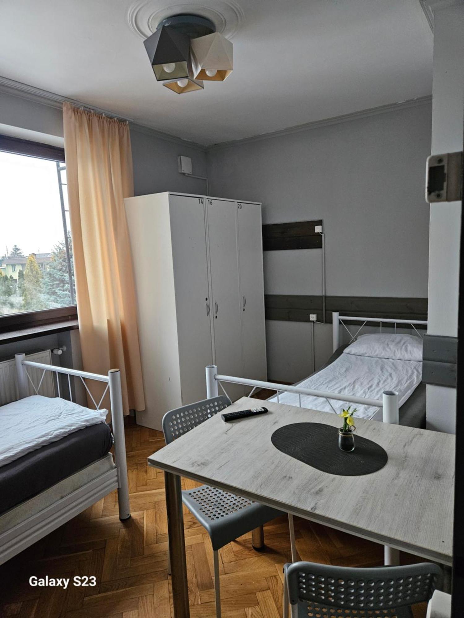 Pokoje Pracownicze Кімнати Для Працівників,Гуртожиток Swarzędz Exteriör bild
