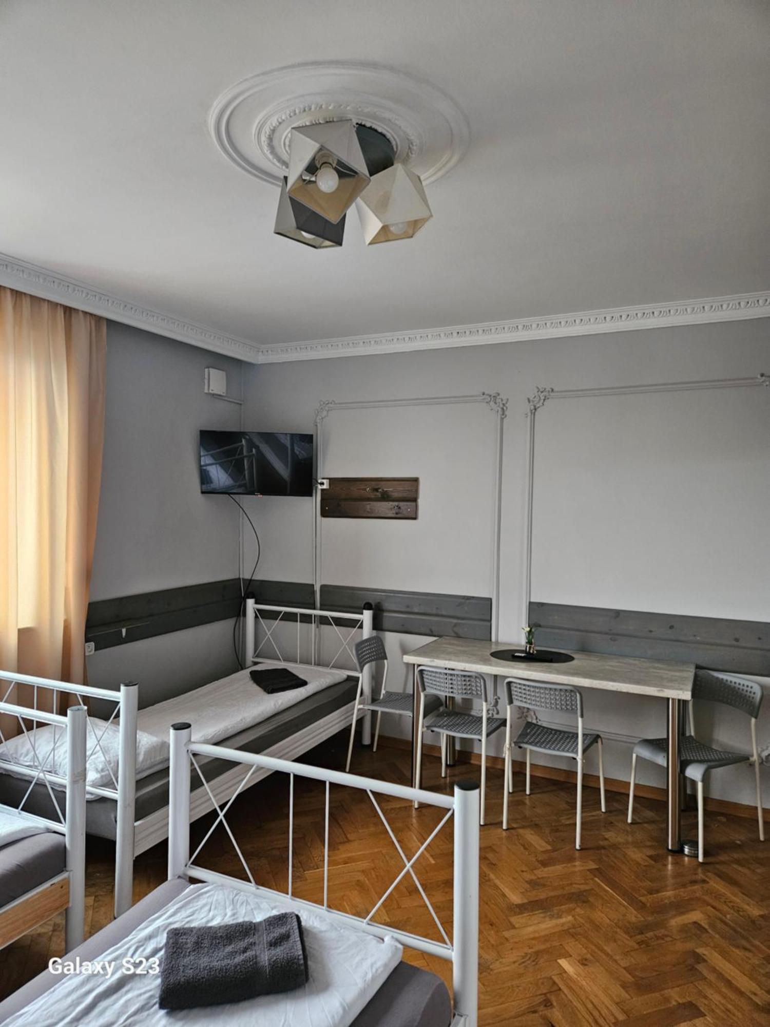 Pokoje Pracownicze Кімнати Для Працівників,Гуртожиток Swarzędz Exteriör bild