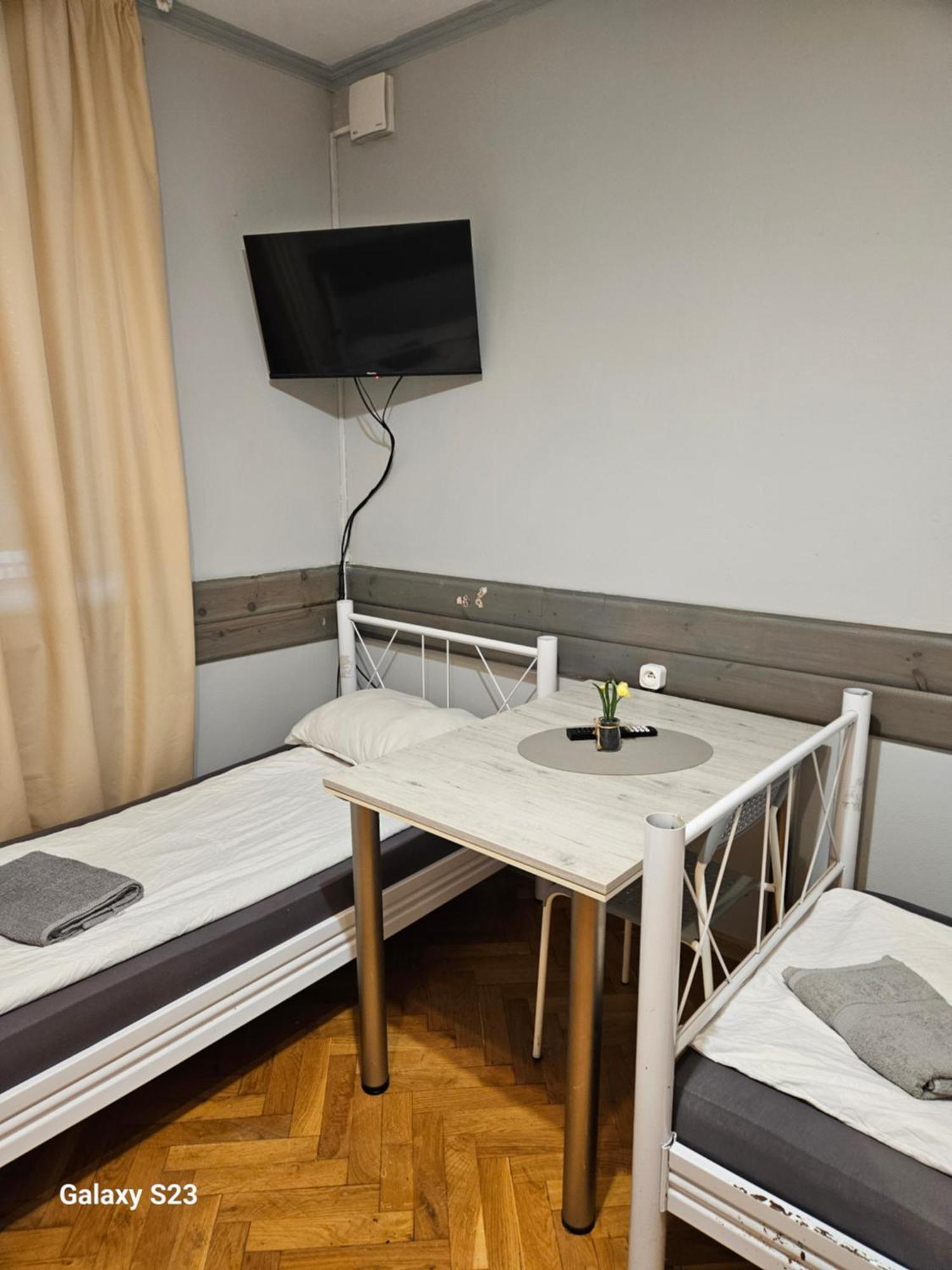 Pokoje Pracownicze Кімнати Для Працівників,Гуртожиток Swarzędz Exteriör bild
