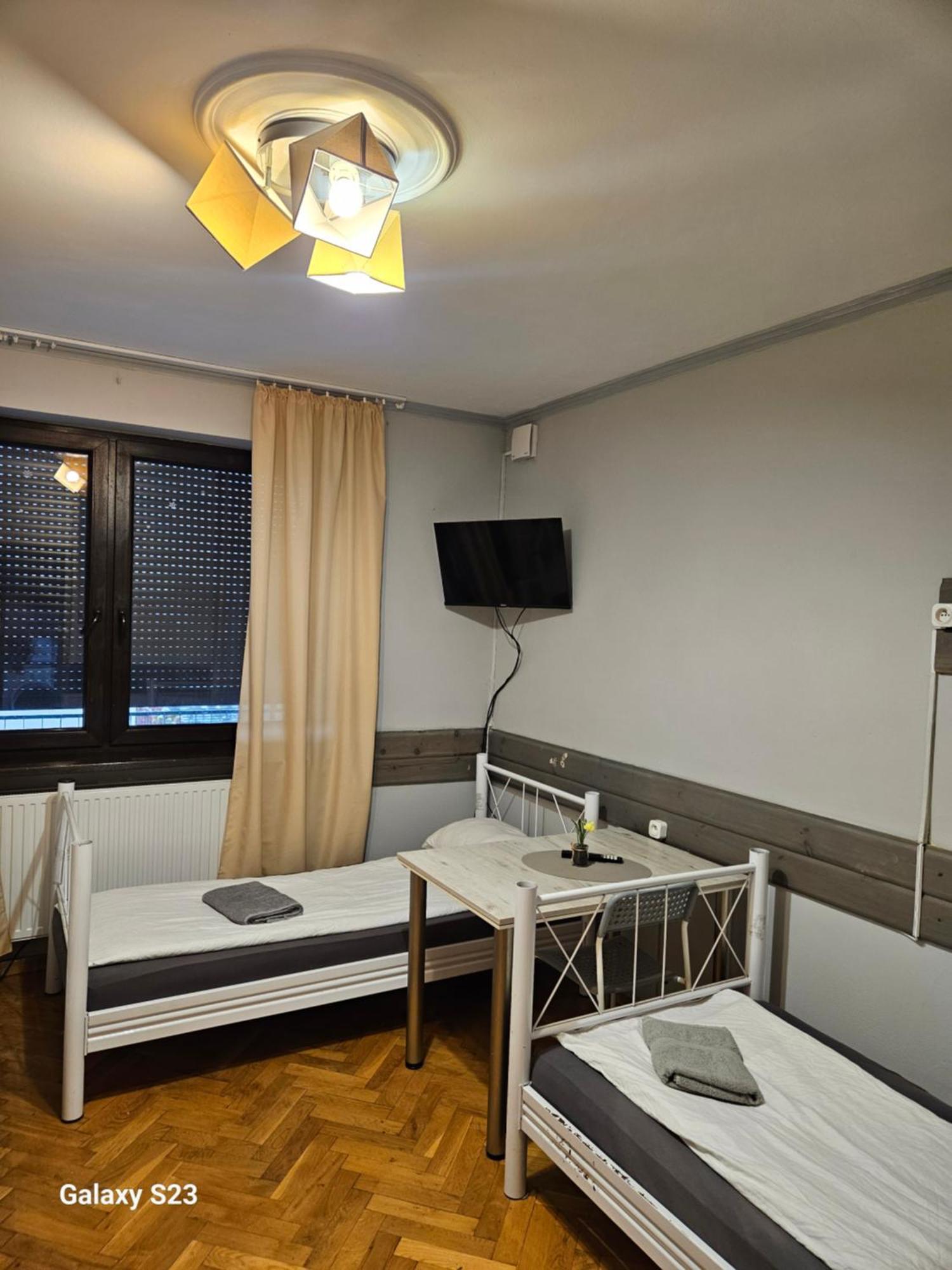 Pokoje Pracownicze Кімнати Для Працівників,Гуртожиток Swarzędz Exteriör bild